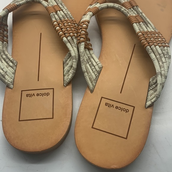 Dolce Vita Gray Tan Leather Flip Flops rubber bottom Sz 8. FFT0526B - Picture 6 of 8